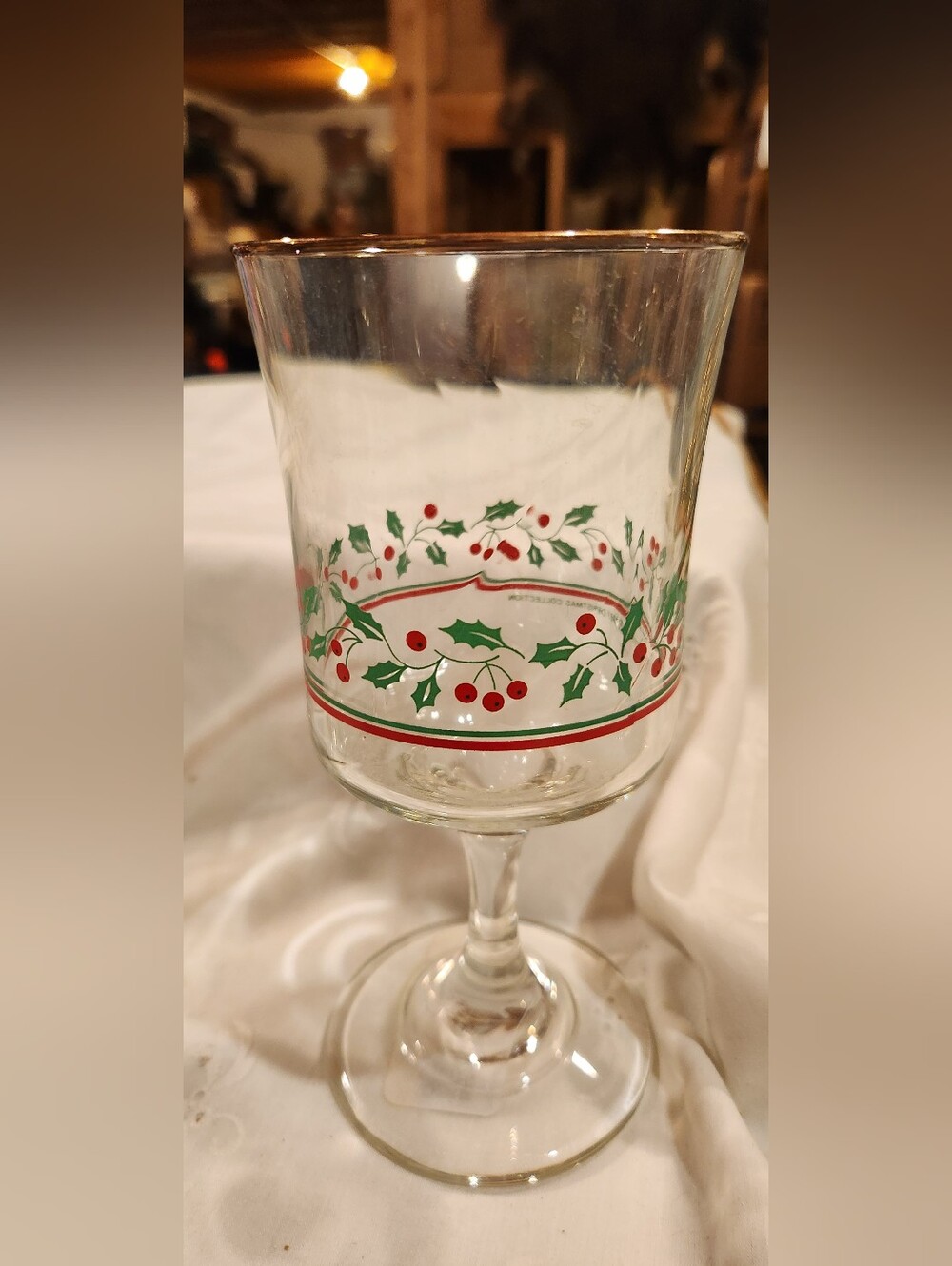 Arbys Christmas Holly Gold Rimmed Glasses Set Of 6 With Stem 12 Ounces 7” Tall